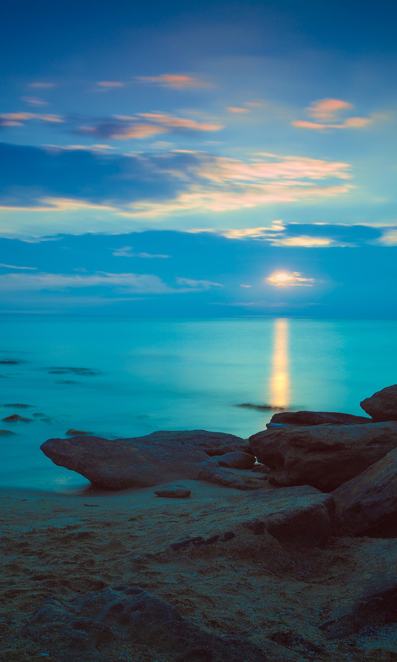 Rio's Top 5 Parks Transform at Dawn for Sunrise Yoga